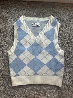 Hollister V neck XS